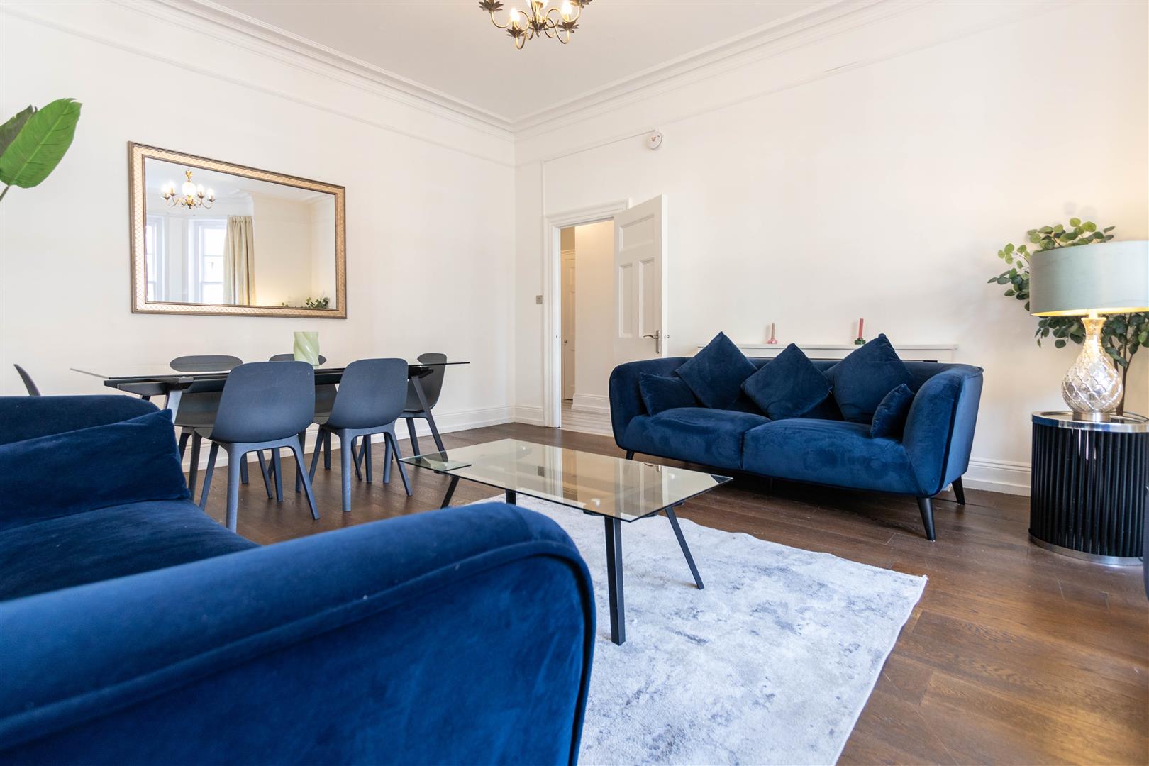 4 bed property in Cumberland Mansions, London